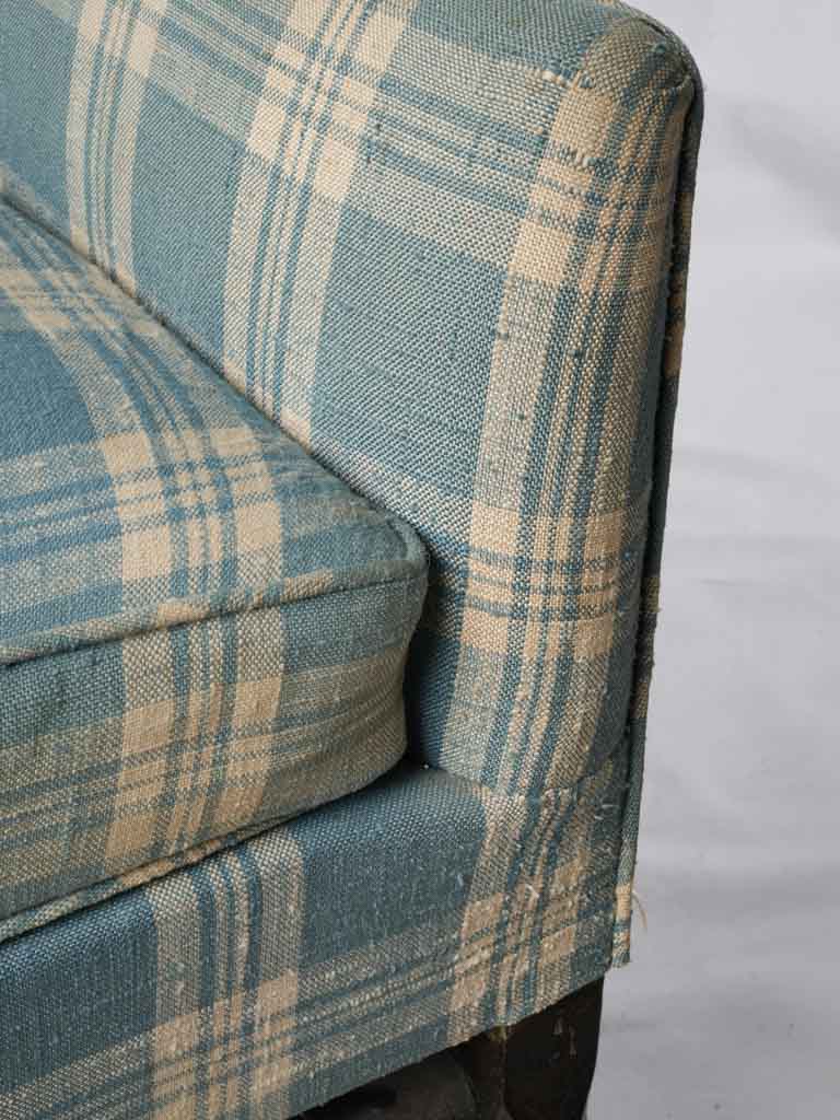 Robust stretcher base fauteuil chair