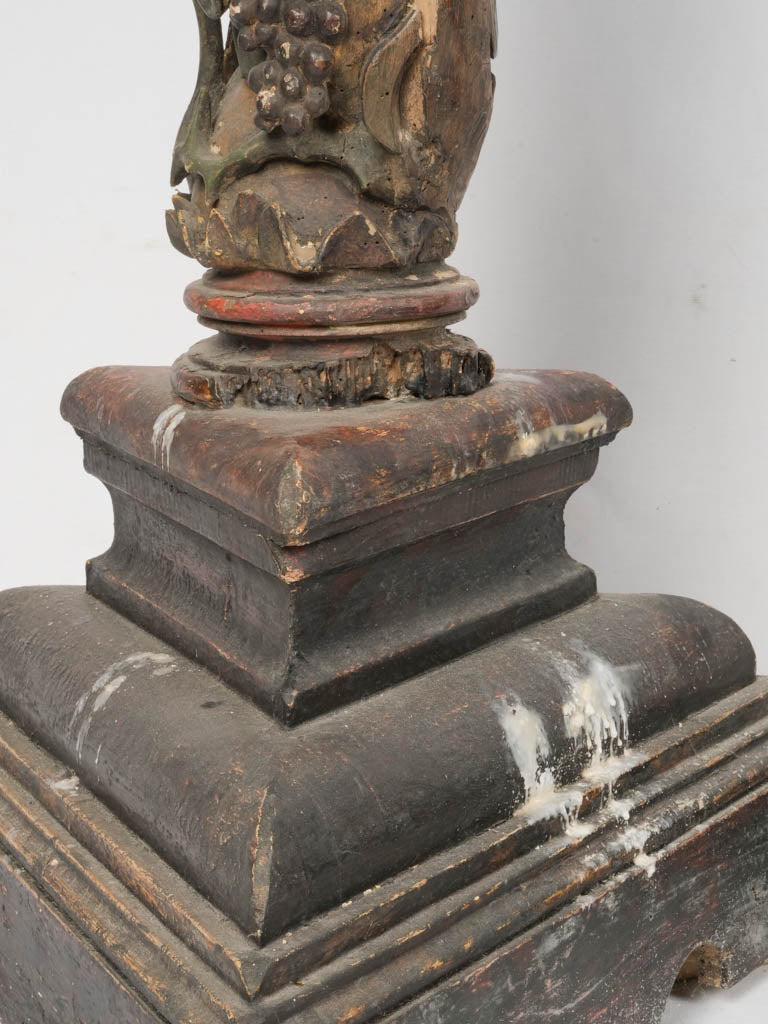 Intriguing polychrome accent lighting fixtures