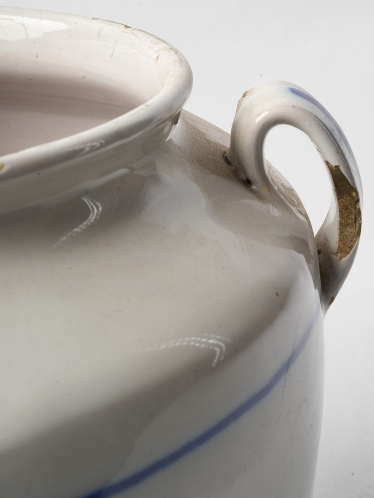 Vintage Martres-Tolosane vessel