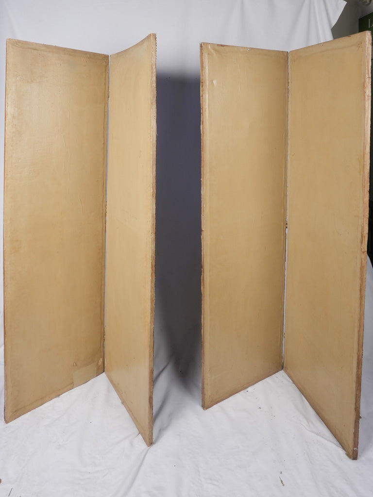 Luxurious antique room partitions