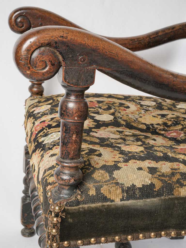 Elegant carved armrests armchair