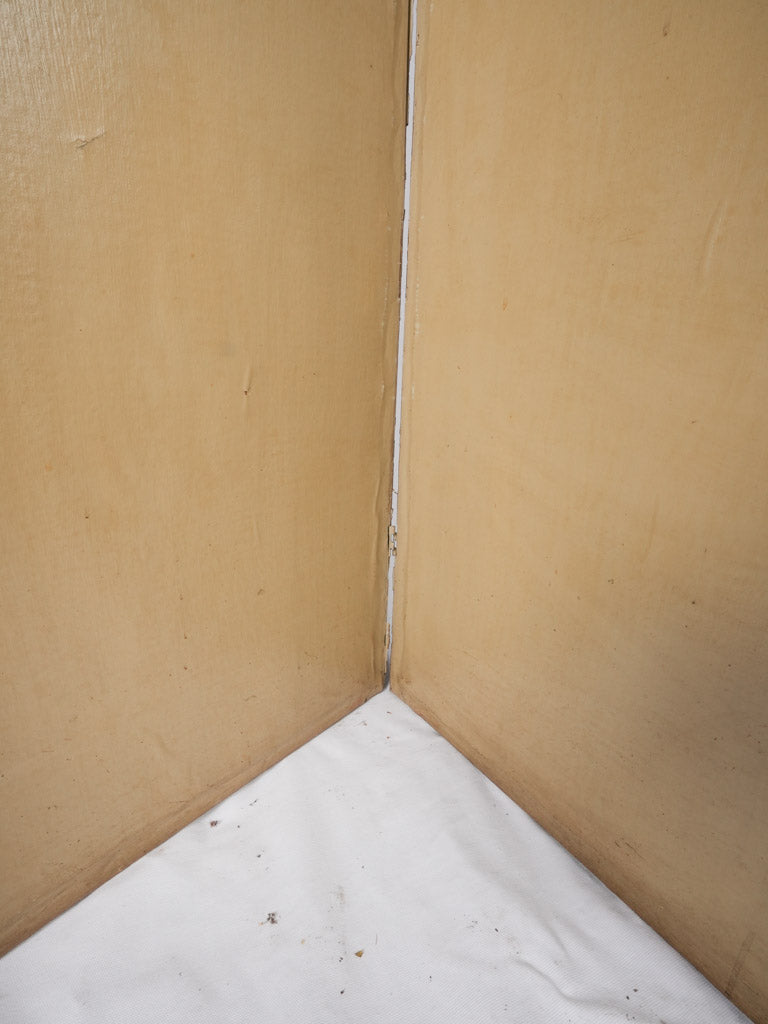 Time-worn decorative bi-fold screens