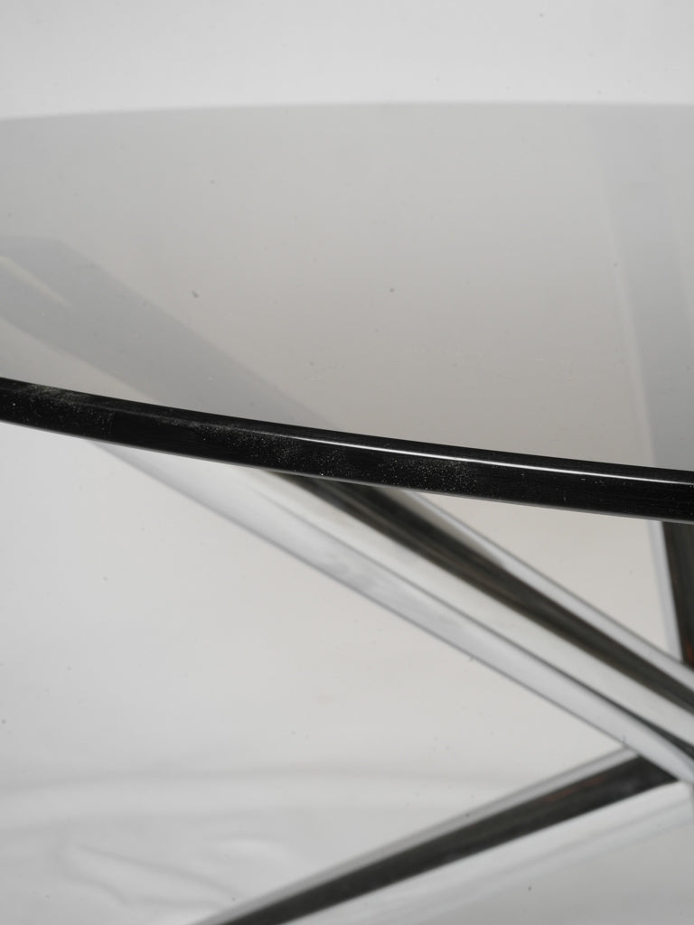 Minimalist bold dining table