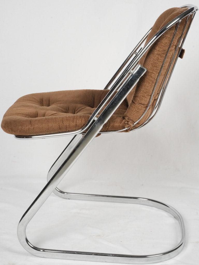 Minimalist modern dining seats