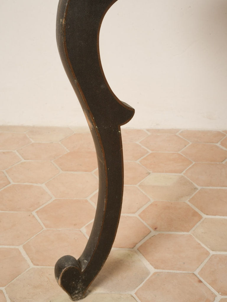 Lightweight salon-style tea table