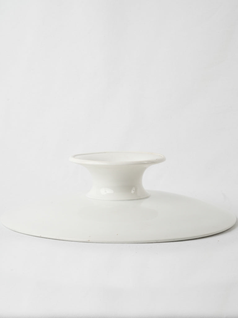 Classic European porcelain cake display