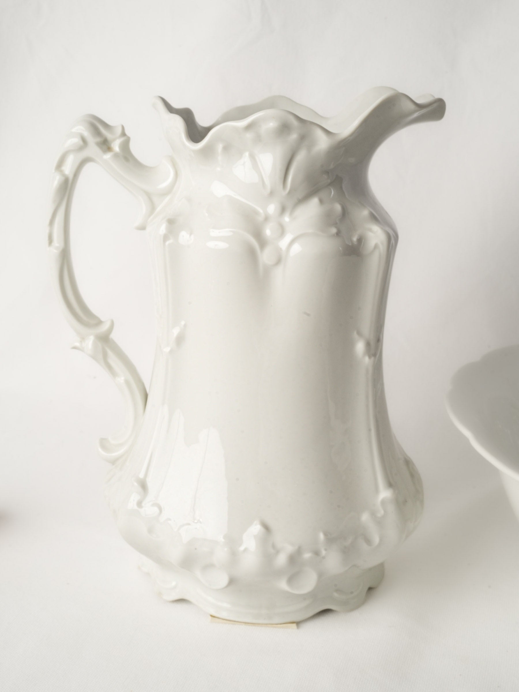 Large Limoges Porcelain Wash Pitcher and Basin, Early 20th Century - 14¼"