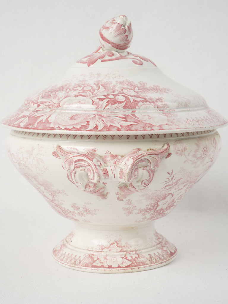 Timeless late 19th century tureen