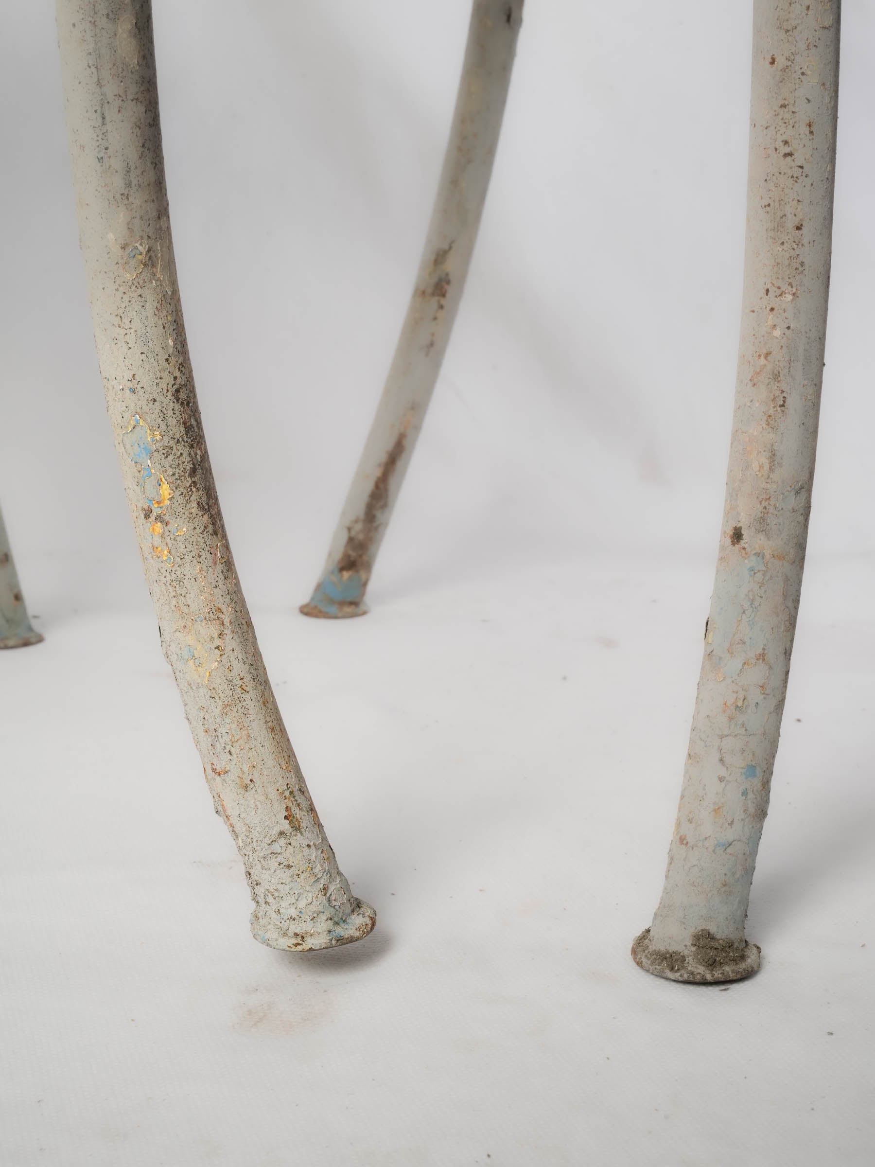 Charming oxidized terrace chair set
