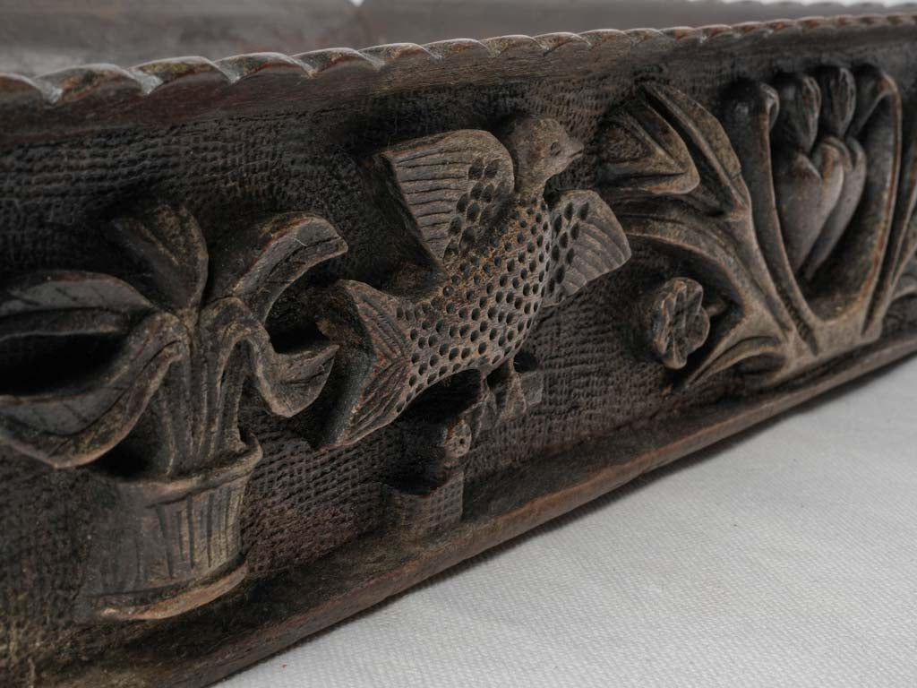 Symbol-rich matrimonial art