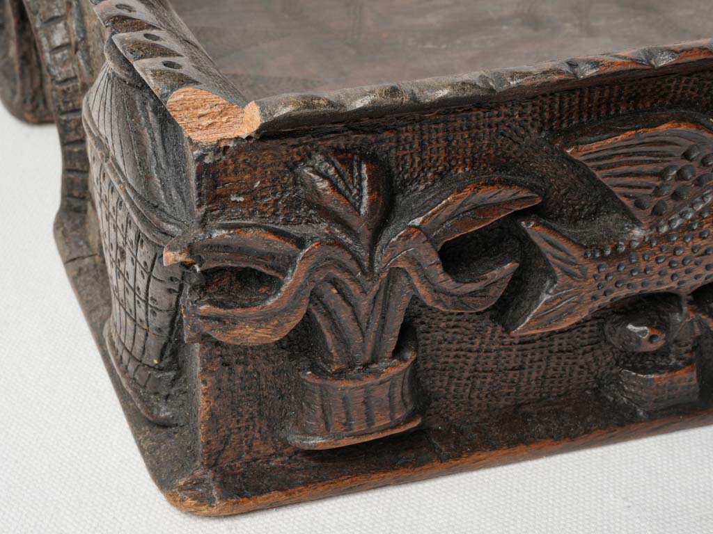 Refined alpine decorative piece