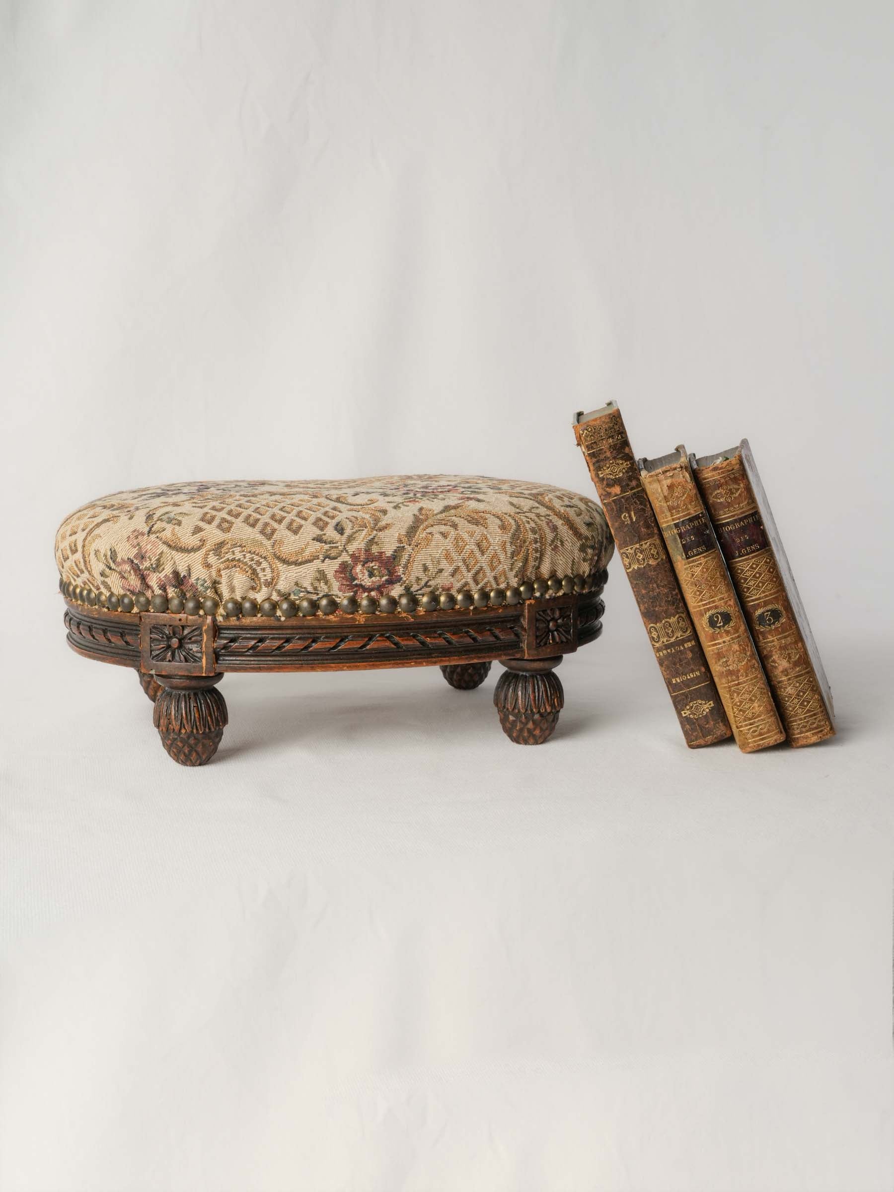 Charming Oval Footstool w/ Aubusson-Style Tapestry c. 1900 - 6¼" x 13¾"