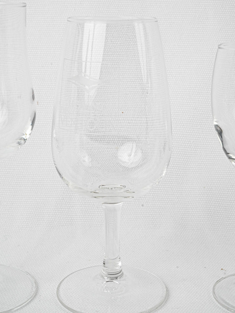 Rustic handpicked wine glass set