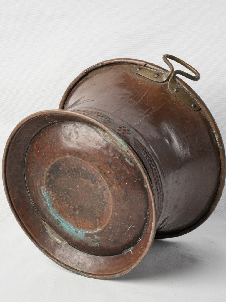 Abundance-symbol French copper pot