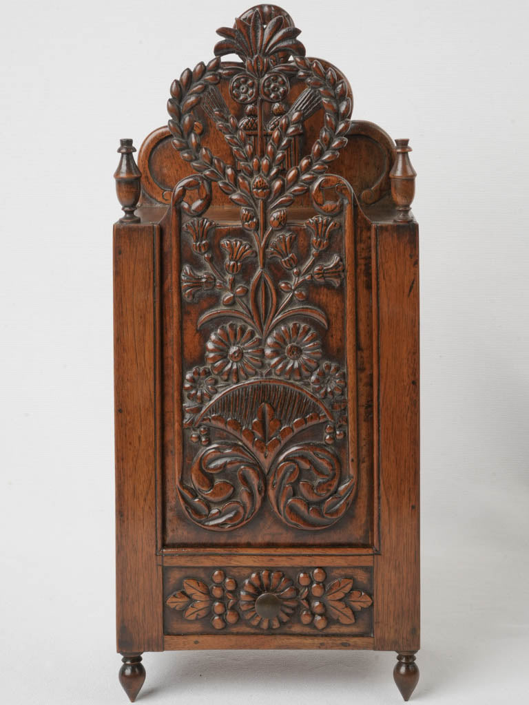 Distinctive French rustic kitchen set