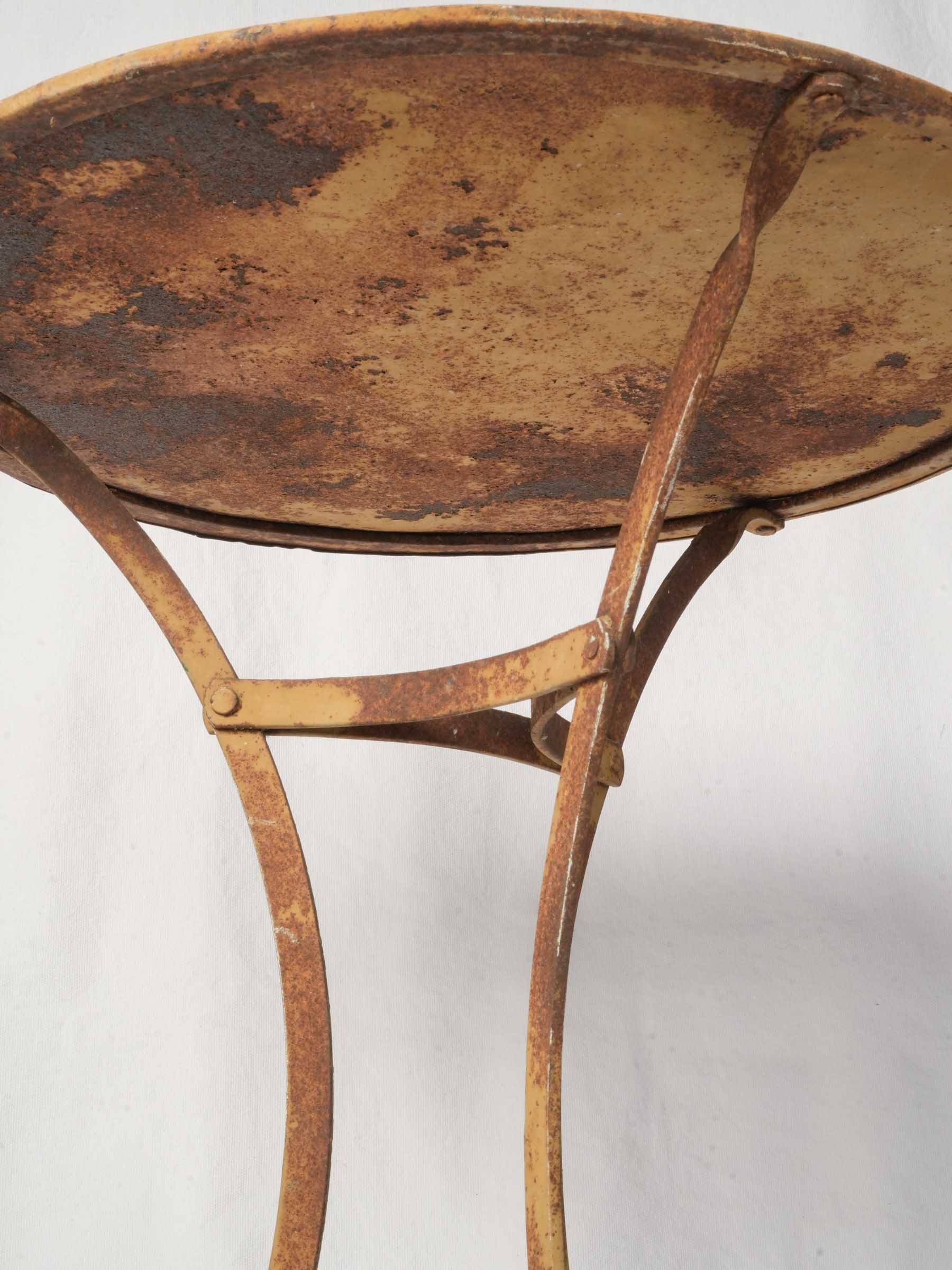 Graceful early 1900s pedestal table