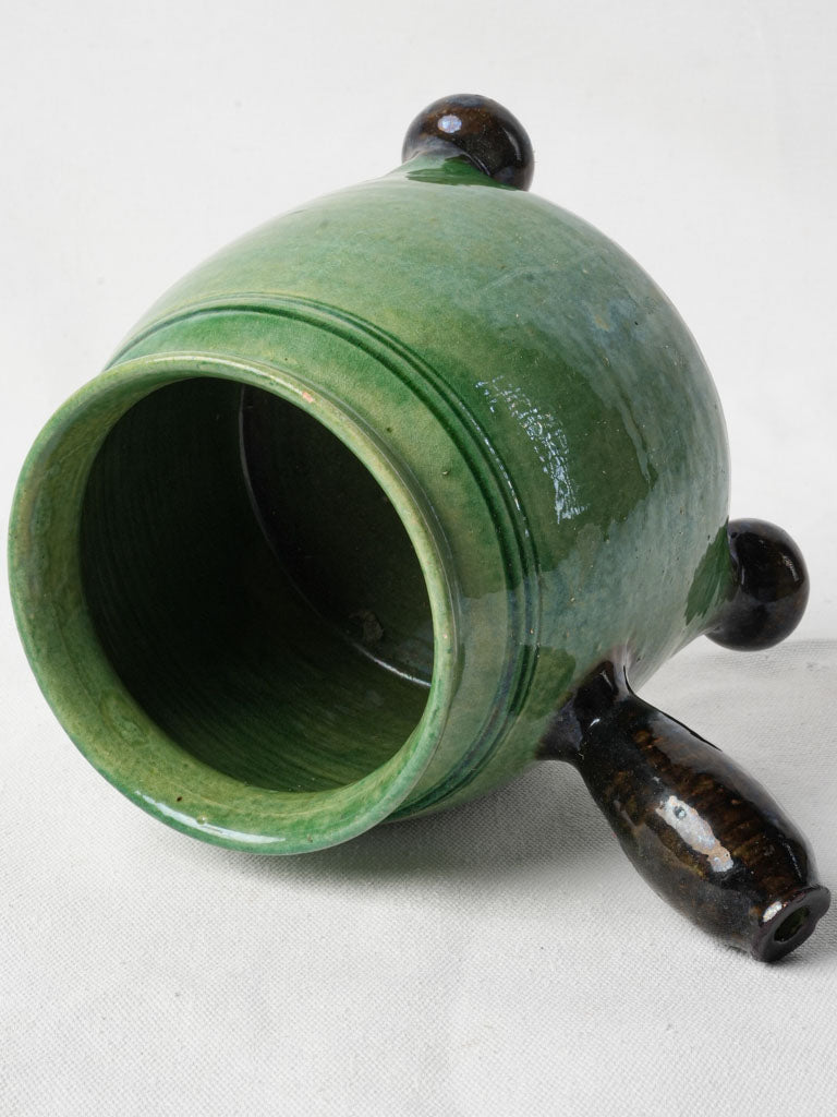 Graphic black-handled kitchen pot