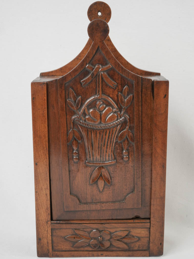 Elegant patina kitchen accessory