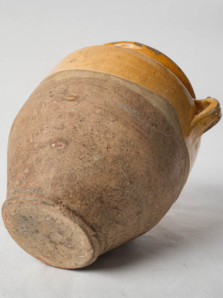 Raw matte finish earthen jar