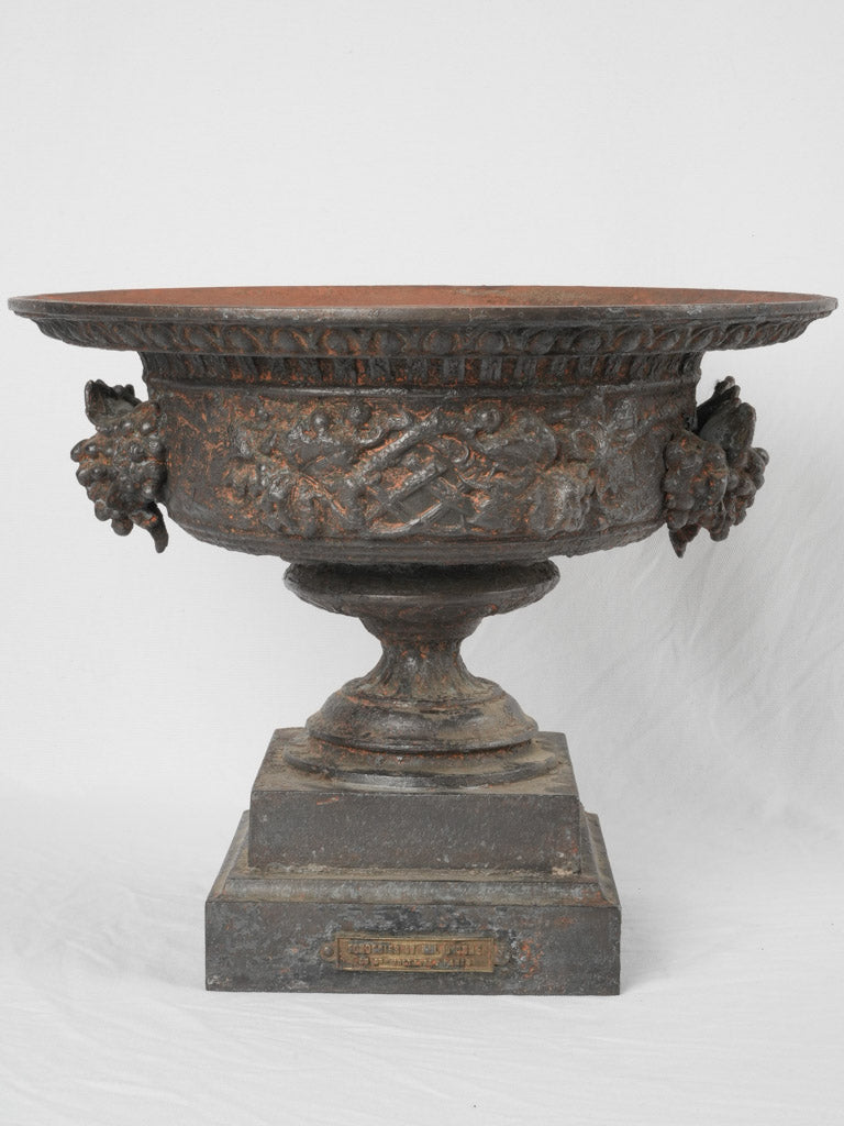 Prestigious Val D'Osne Artisan Urn