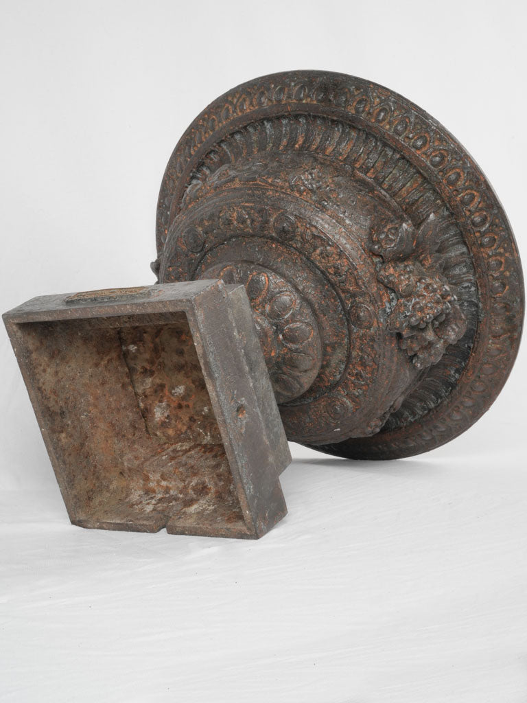 Val D'Osne Artistic Cast Iron Urn