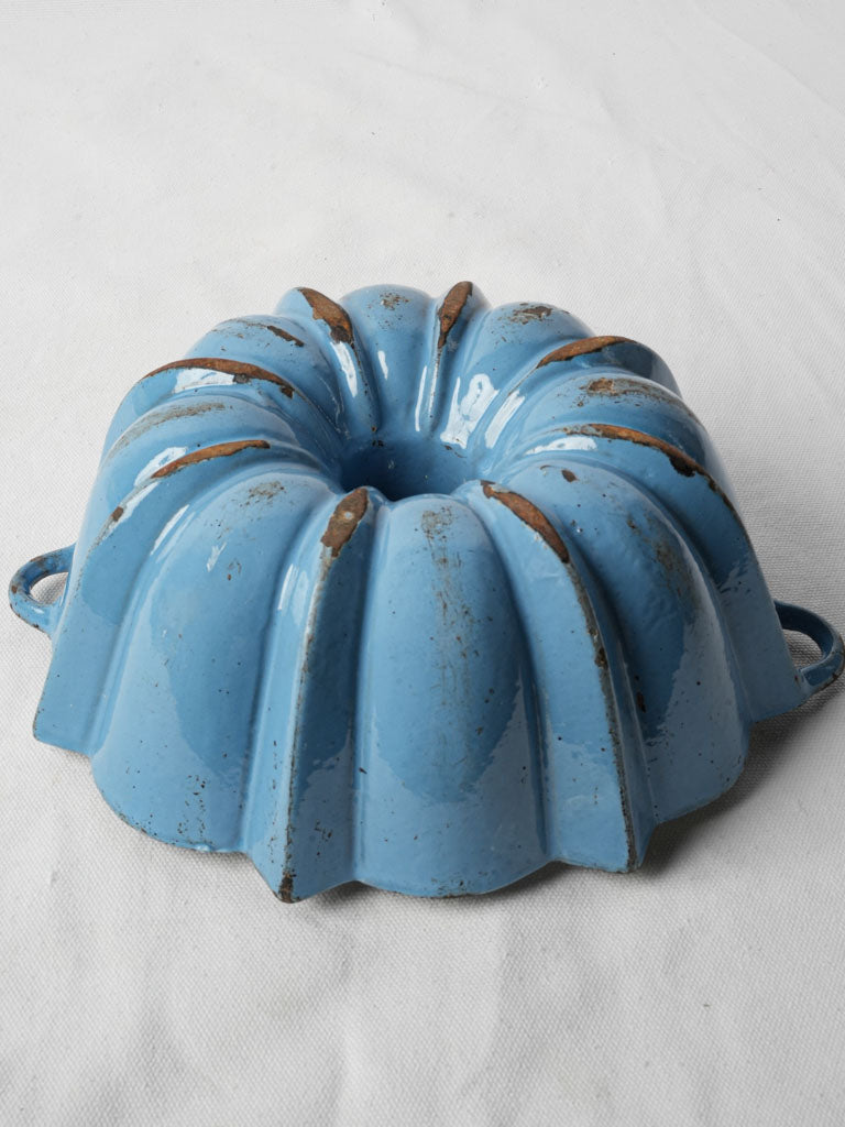 Early 20th-Century Pale Blue Enameled Cast Iron Kouglof Mold w/ Scalloped Form 10¾"