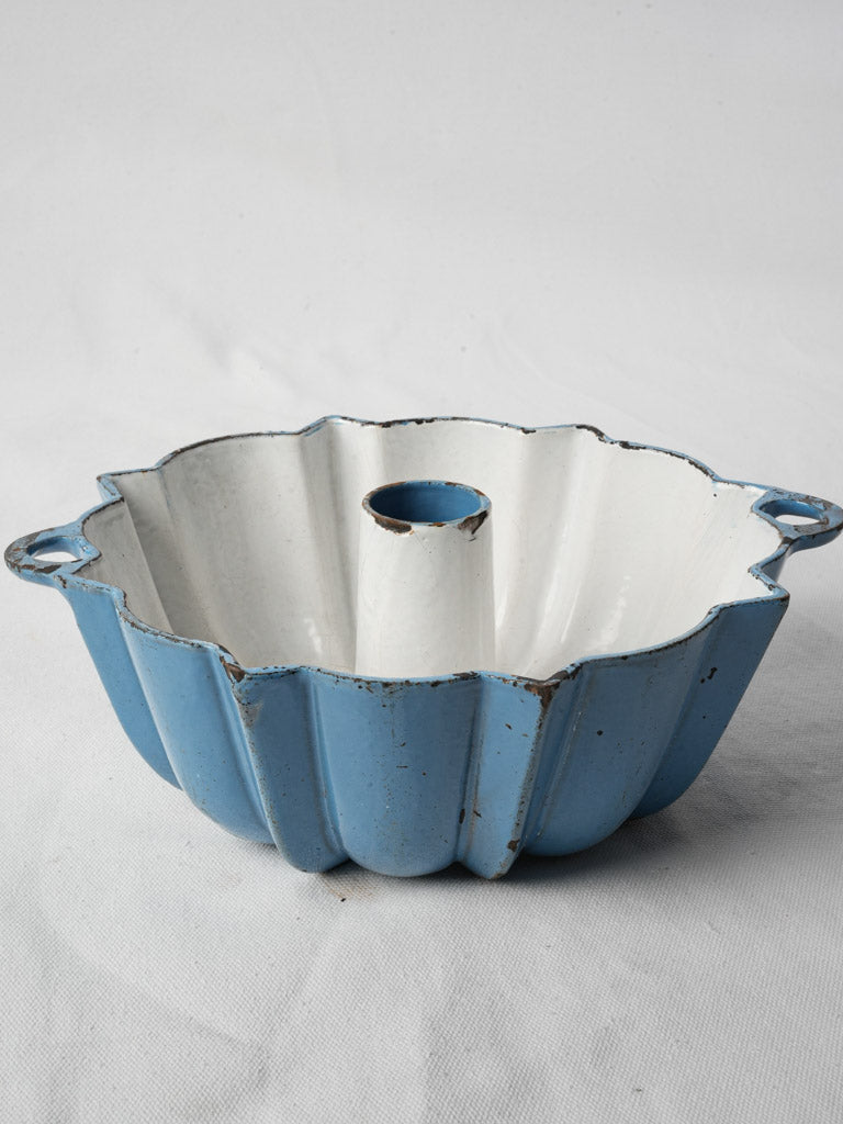 Early 20th-Century Pale Blue Enameled Cast Iron Kouglof Mold w/ Scalloped Form 10¾"