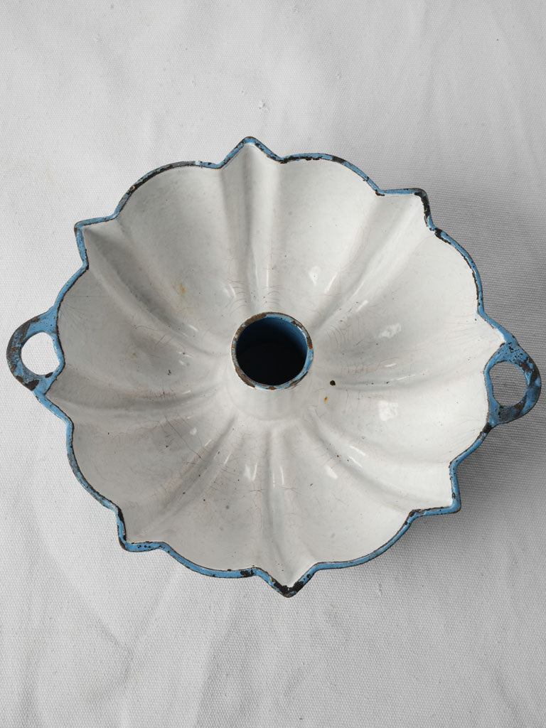 Early 20th-Century Pale Blue Enameled Cast Iron Kouglof Mold w/ Scalloped Form 10¾"