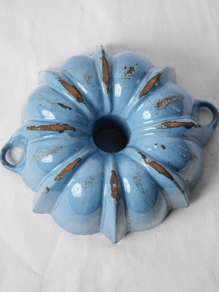 Early 20th-Century Pale Blue Enameled Cast Iron Kouglof Mold w/ Scalloped Form 10¾"