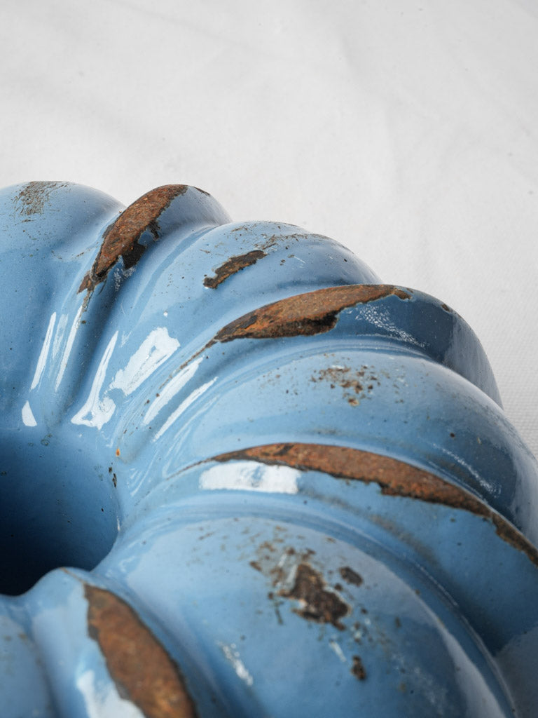 Early 20th-Century Pale Blue Enameled Cast Iron Kouglof Mold w/ Scalloped Form 10¾"