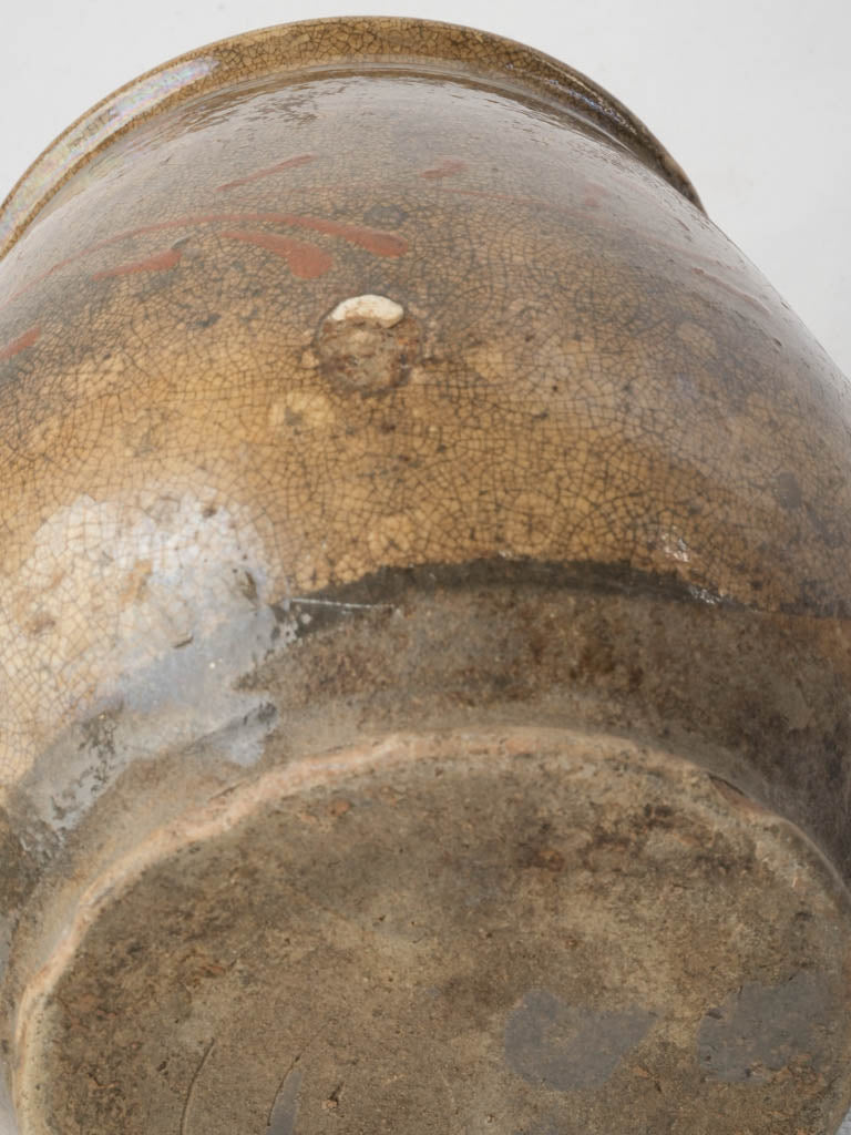 Elegant vegetal-motif antique