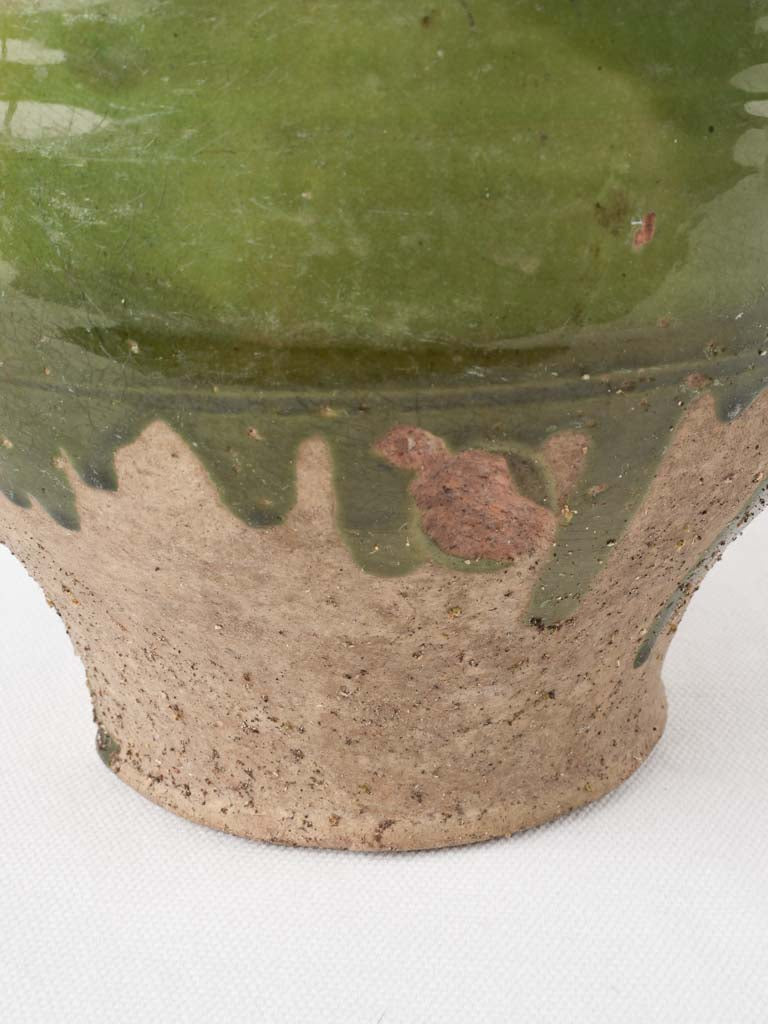 Historic green-yellow French kitchenware