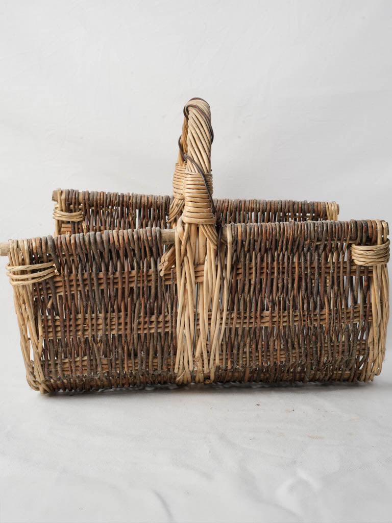 Antique tactile wicker home accessory