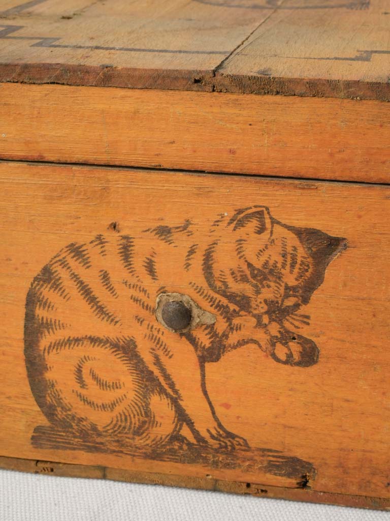 Authentic French vintage packaging box