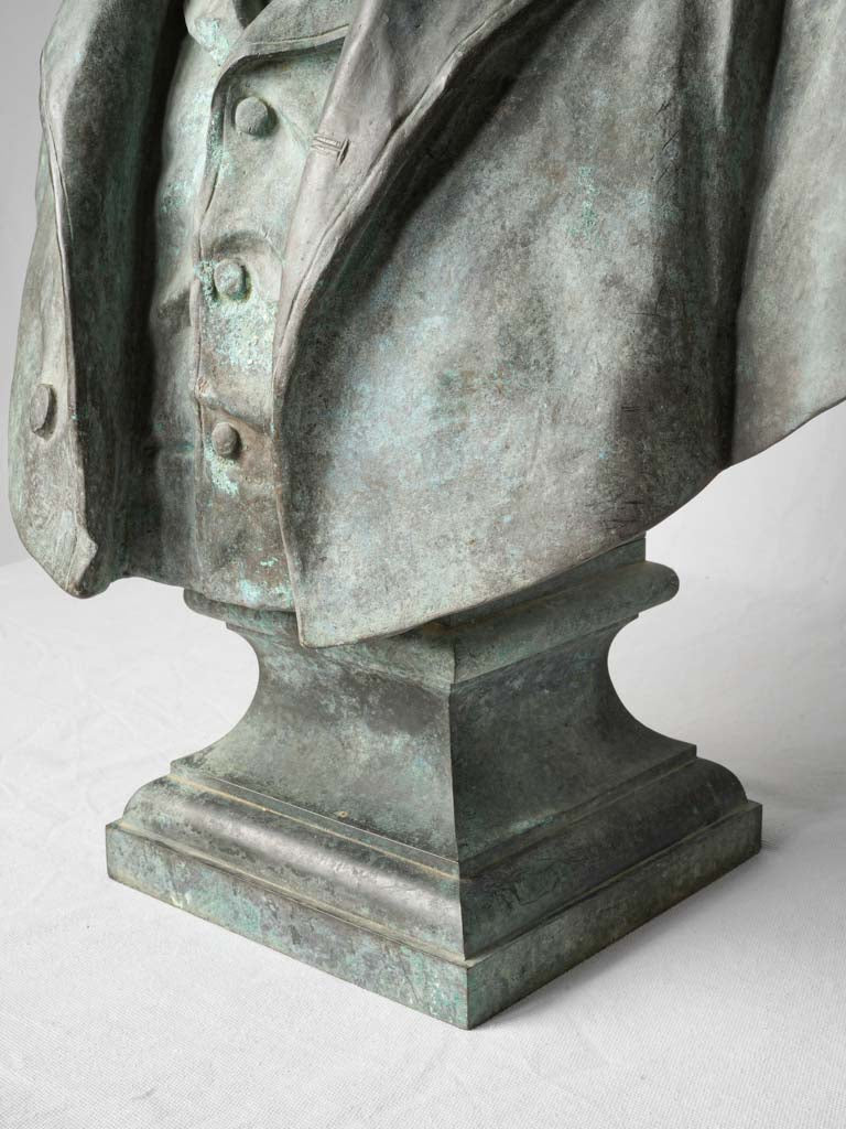 Exquisite artistry bronze props