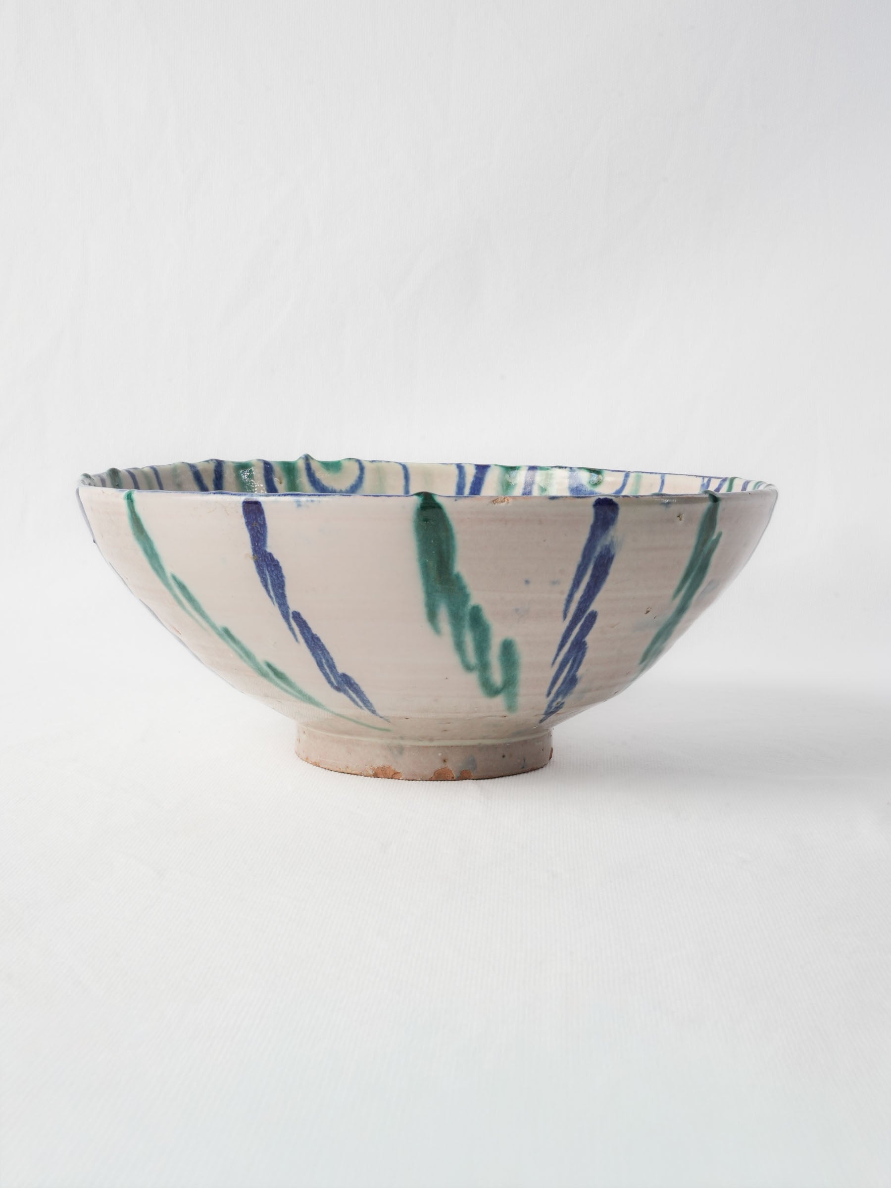 Large Andalusian hand-painted basin