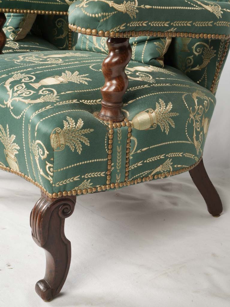 Luxurious French craftsmanship armchairs set