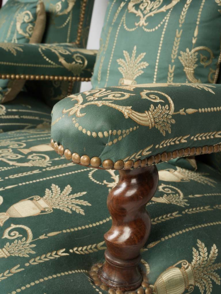 Sculptural chantourné frame Napoleon seating
