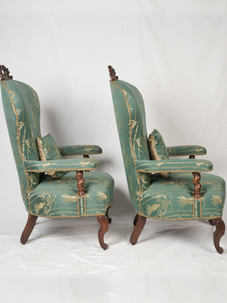 Grand living room accent chairs