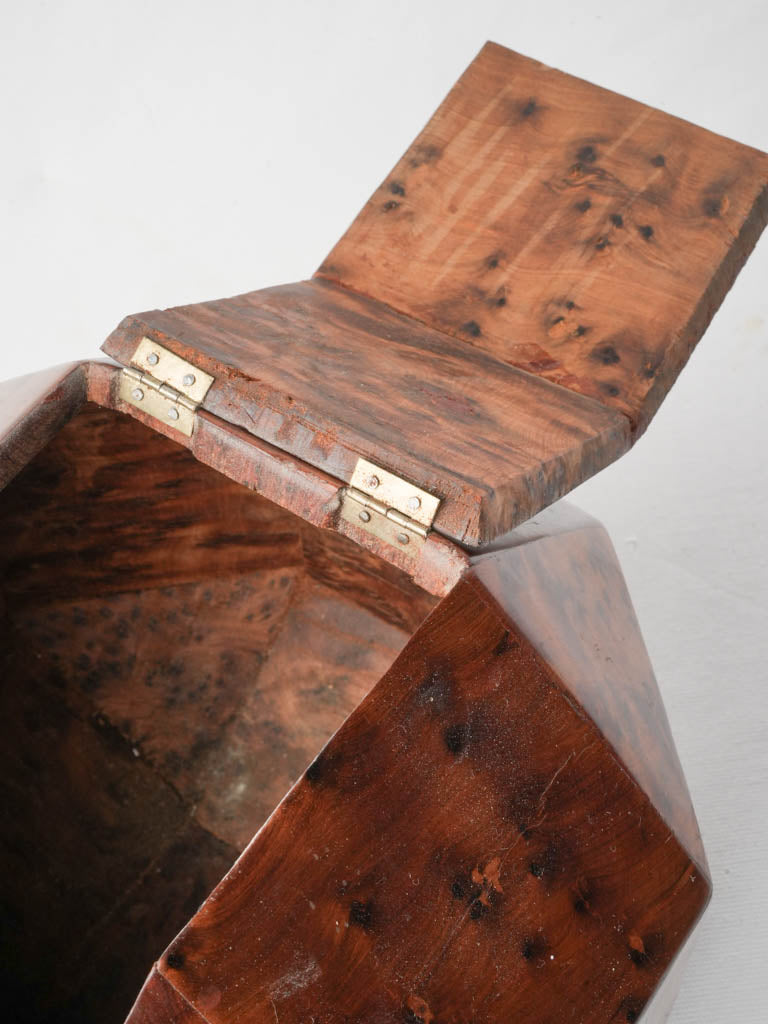 Classic minimalist desk accessory