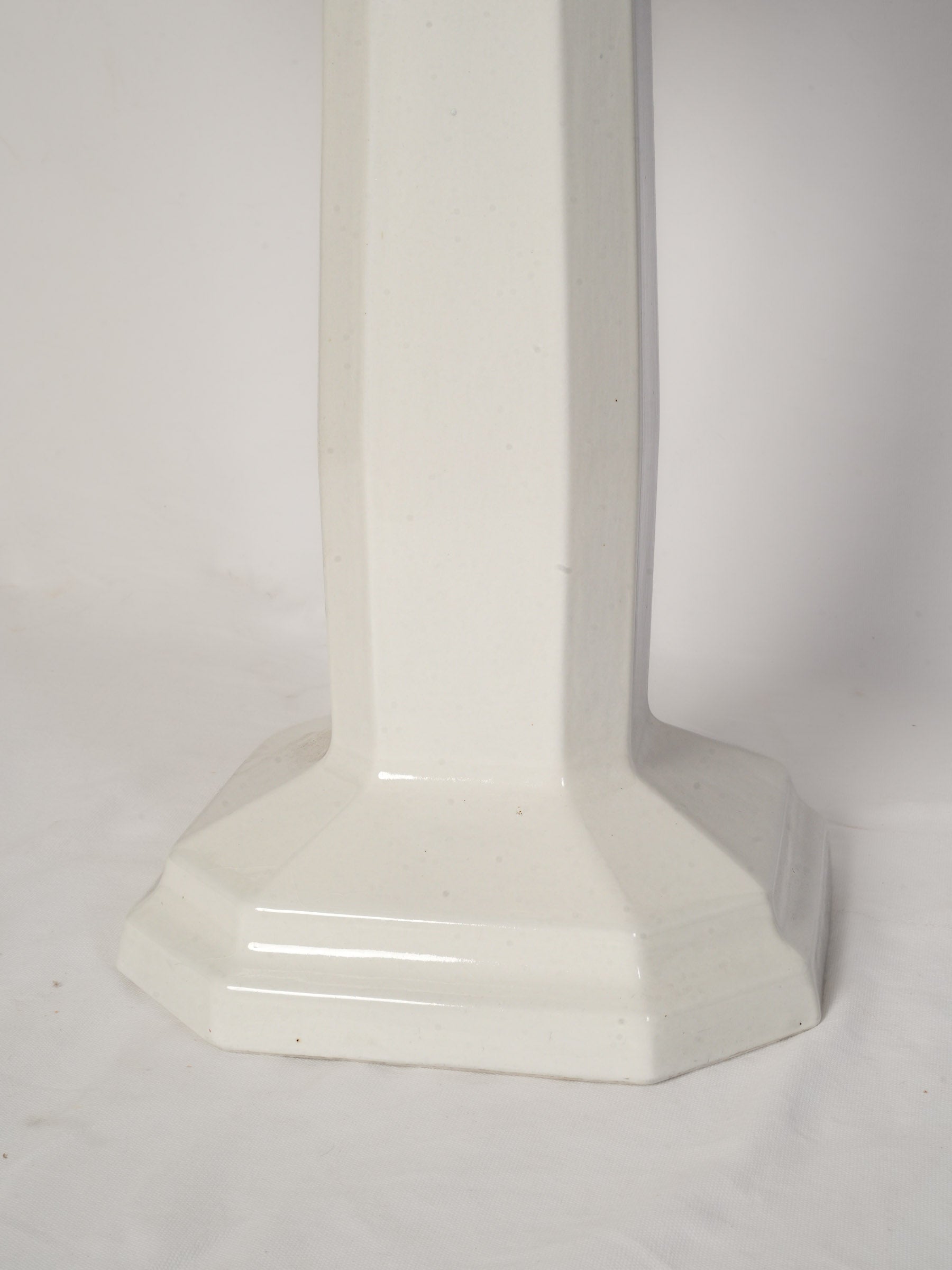 French Art Deco White Ceramic Bathroom Console, circa 1930s - 31"