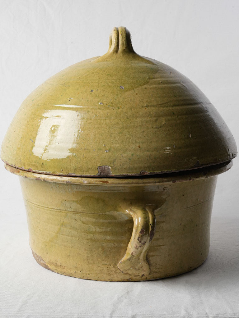 19th-century cocotte, vibrant finish