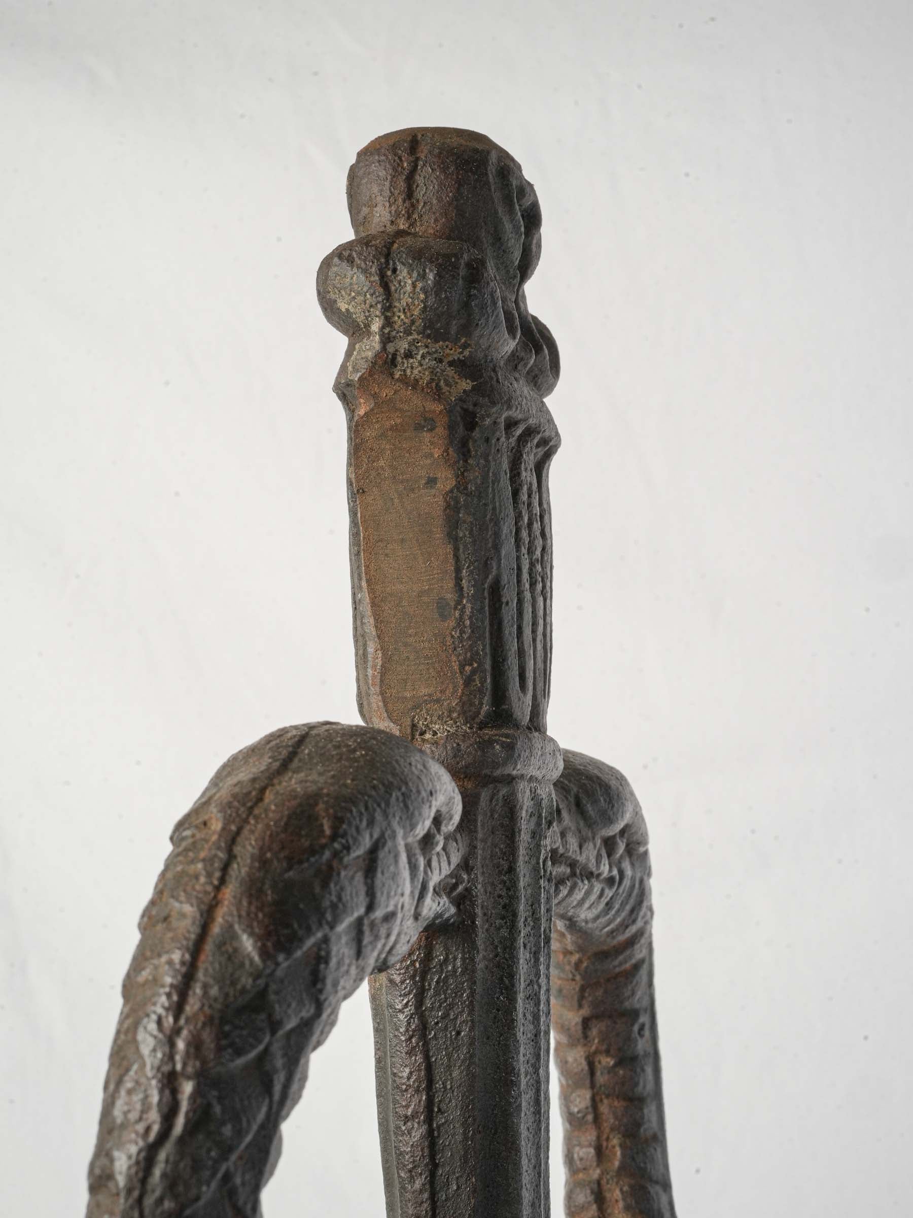 Oxidized iron serpents motif