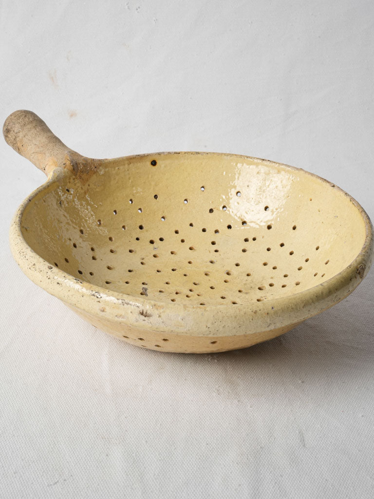 Exquisite 19th-century ceramic skimmer