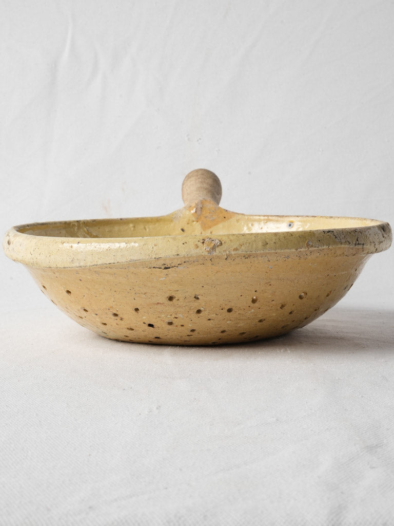 Timeless handcrafted ceramic skimmer