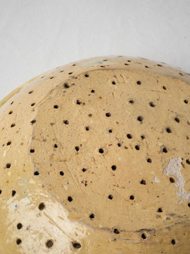 Collectible Provencal-inspired ceramic skimmer