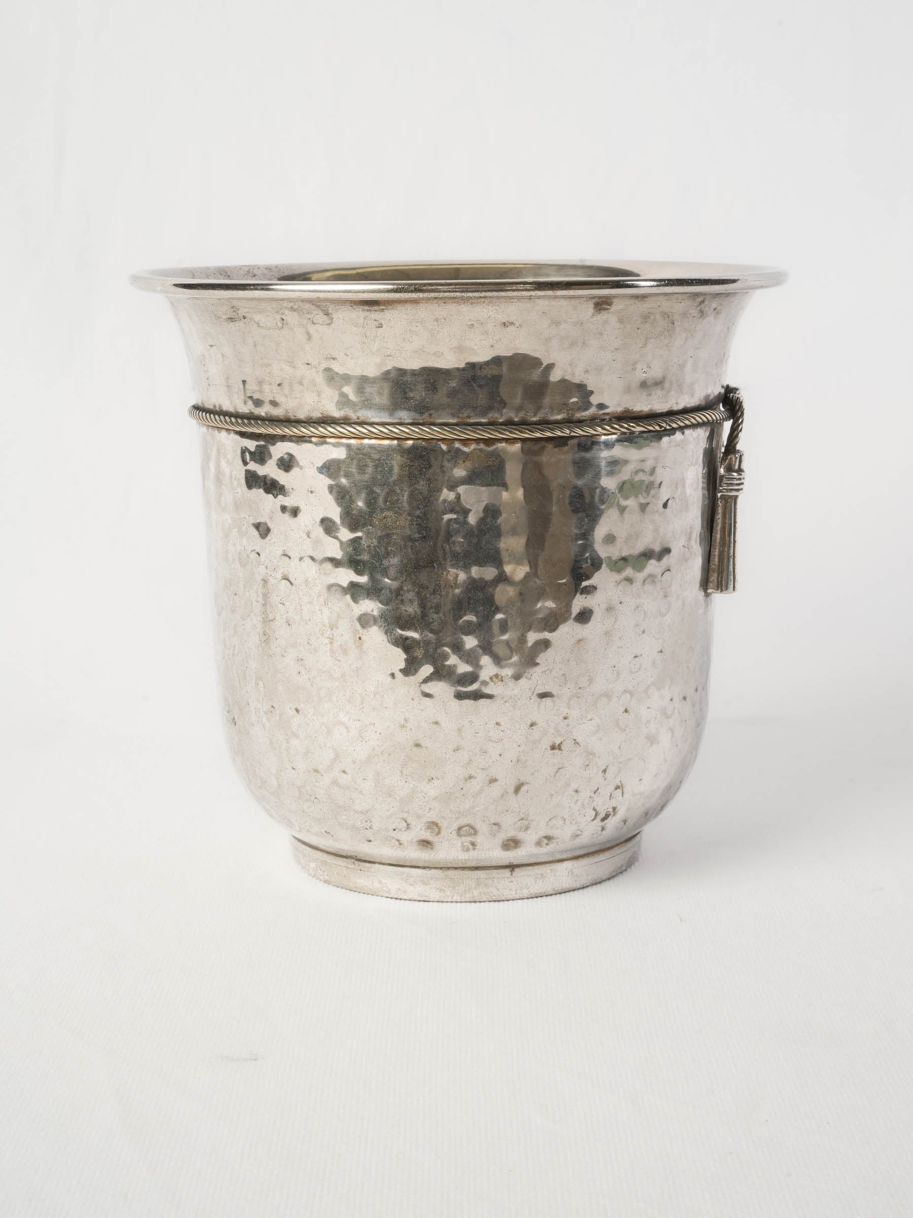 Tassel-detailed modernist ice bucket