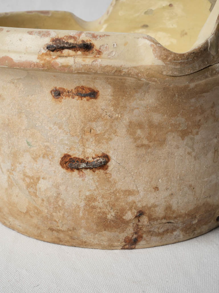 Decorative high-back French pail