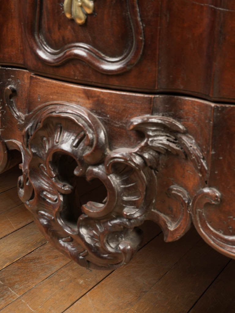 Sculptural rococo walnut commode