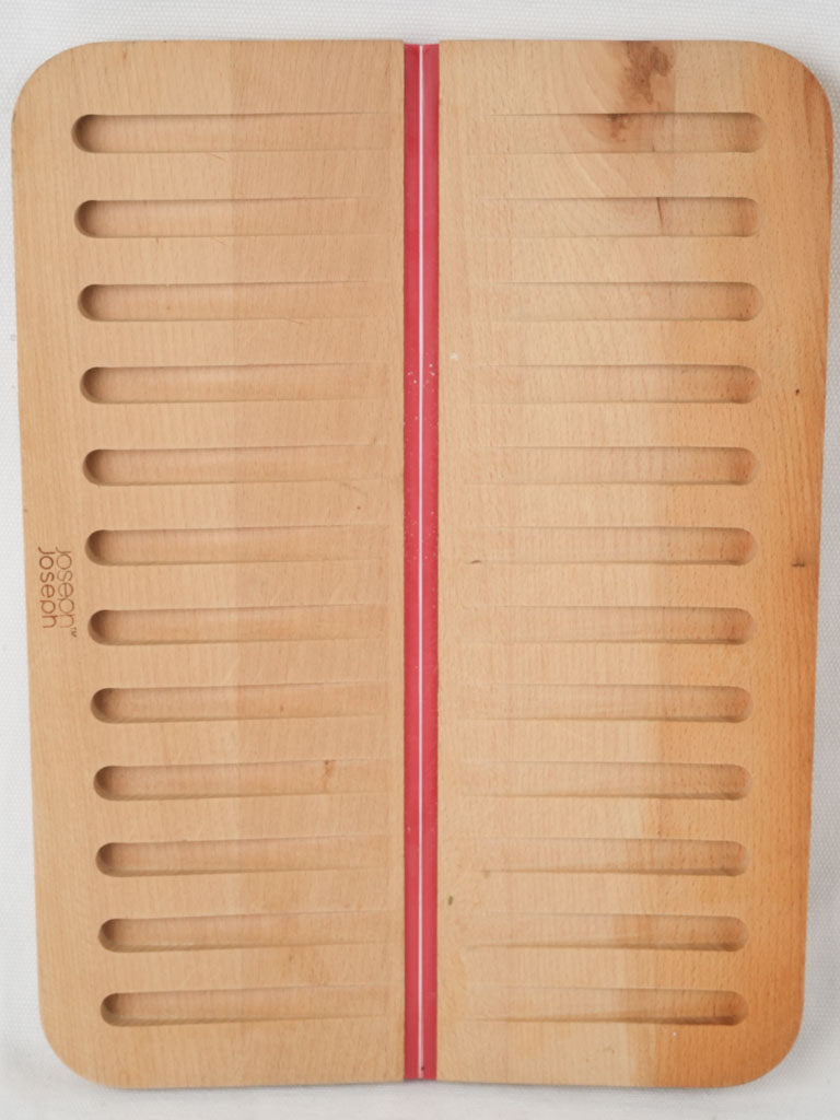 Classic folding baguette cutting board